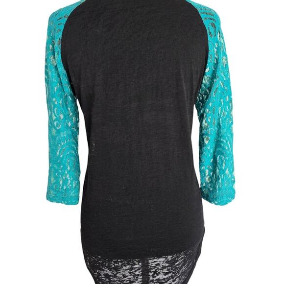 Southern Grace Tee - Picture 4 of 6